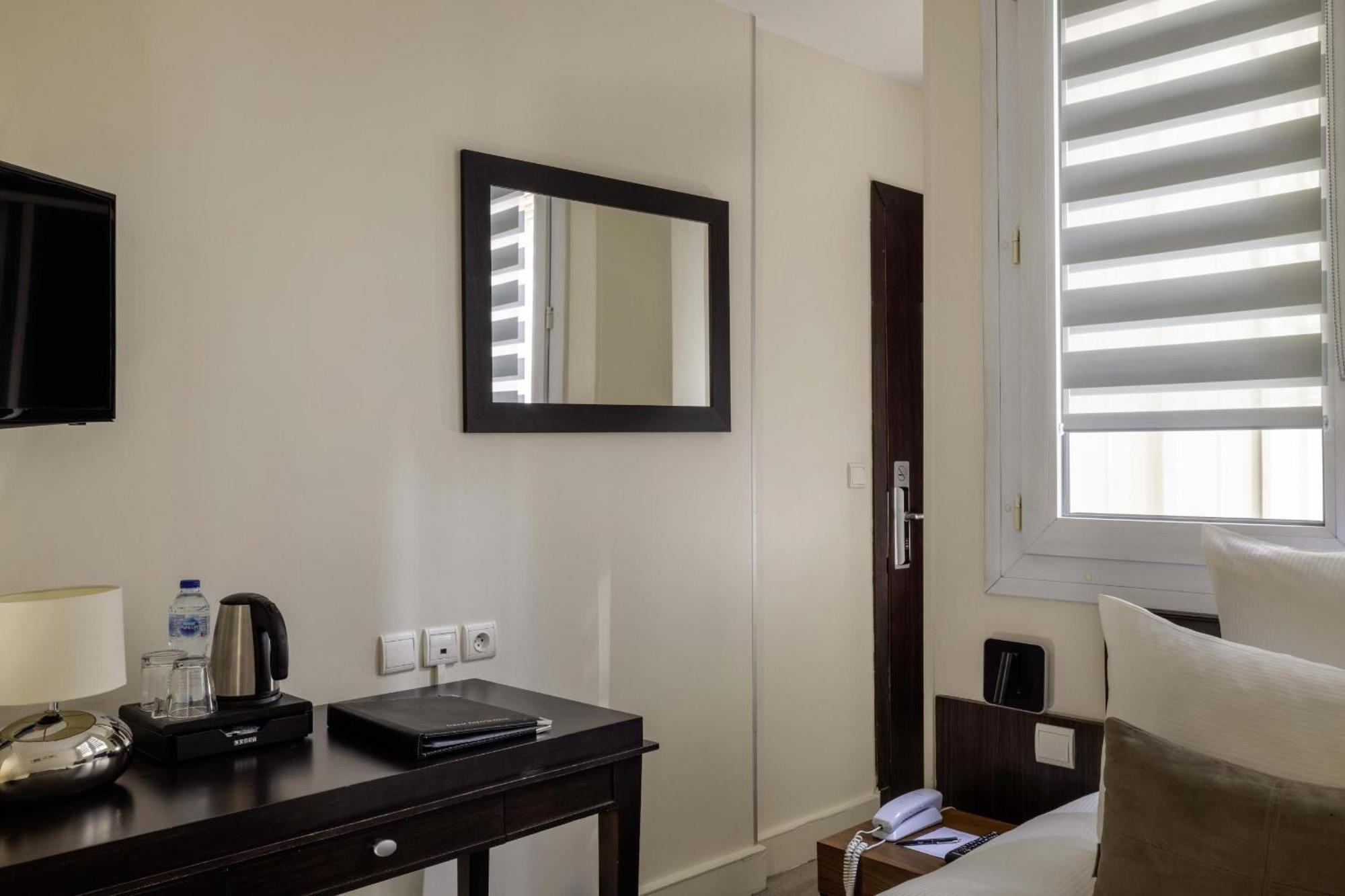 Hotel Elysees Bassano Париж Екстер'єр фото